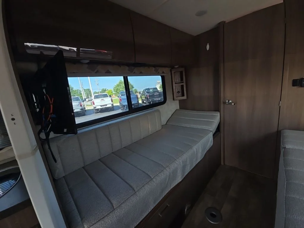 Used 2016 Silver Ram Winnebago image 24