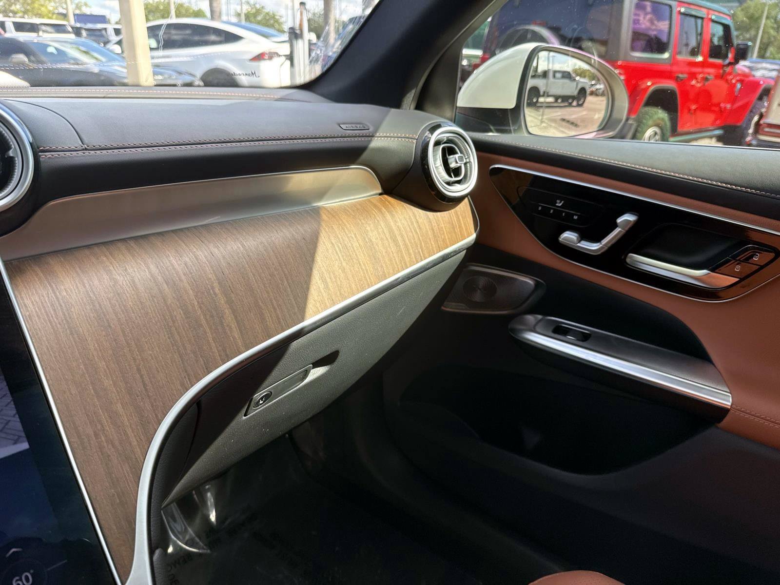 Certified Used 2023 White Mercedes-Benz 300 image 25