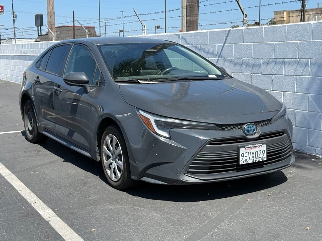 Used 2023  Toyota LE image 1