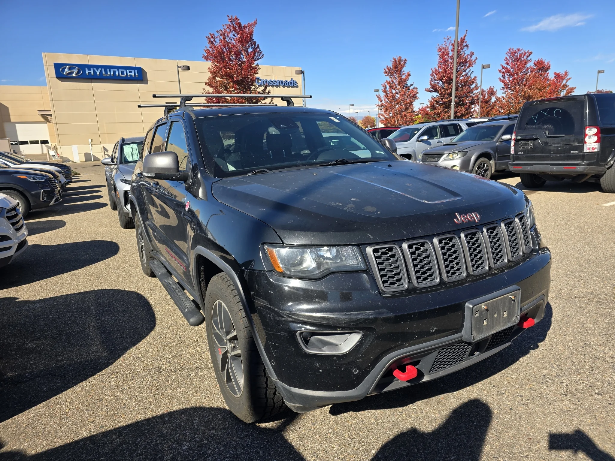 Used 2018 Diamond Black Crystal Pearlcoat Jeep Trailhawk image 8