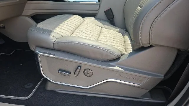 New 2026 Carbonized Gray Metallic Ford Platinum 4WD image 35