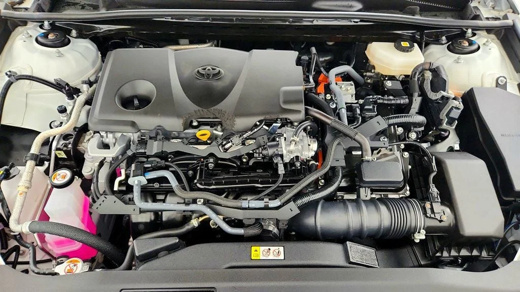 Used 2025 Ice Cap Toyota SE w/ Convenience Pkg image 25