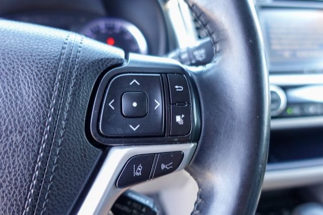 Certified Used 2019 Silver Toyota XLE image 16