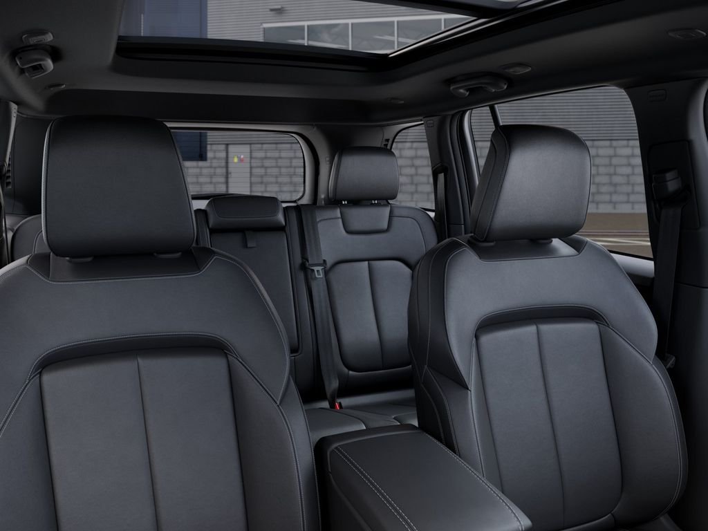 New 2026 Diamond Black Crystal Pearl-Coat Exterior Paint Jeep Limited image 26