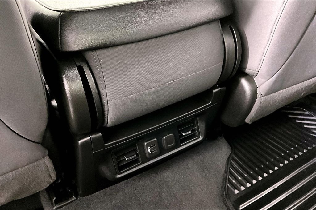 Used 2020 Black GMC SLE image 10