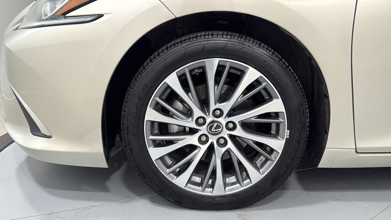 Used 2020 Beige Lexus 350 image 24