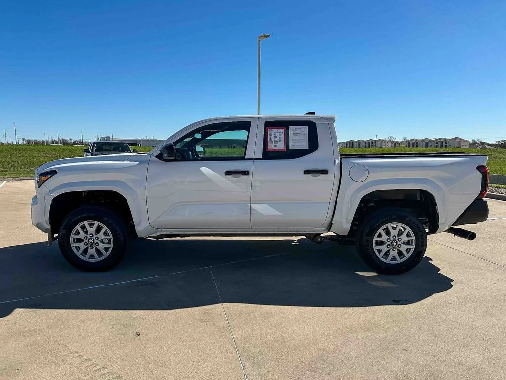 2026 Toyota Tacoma SR - Photo 28