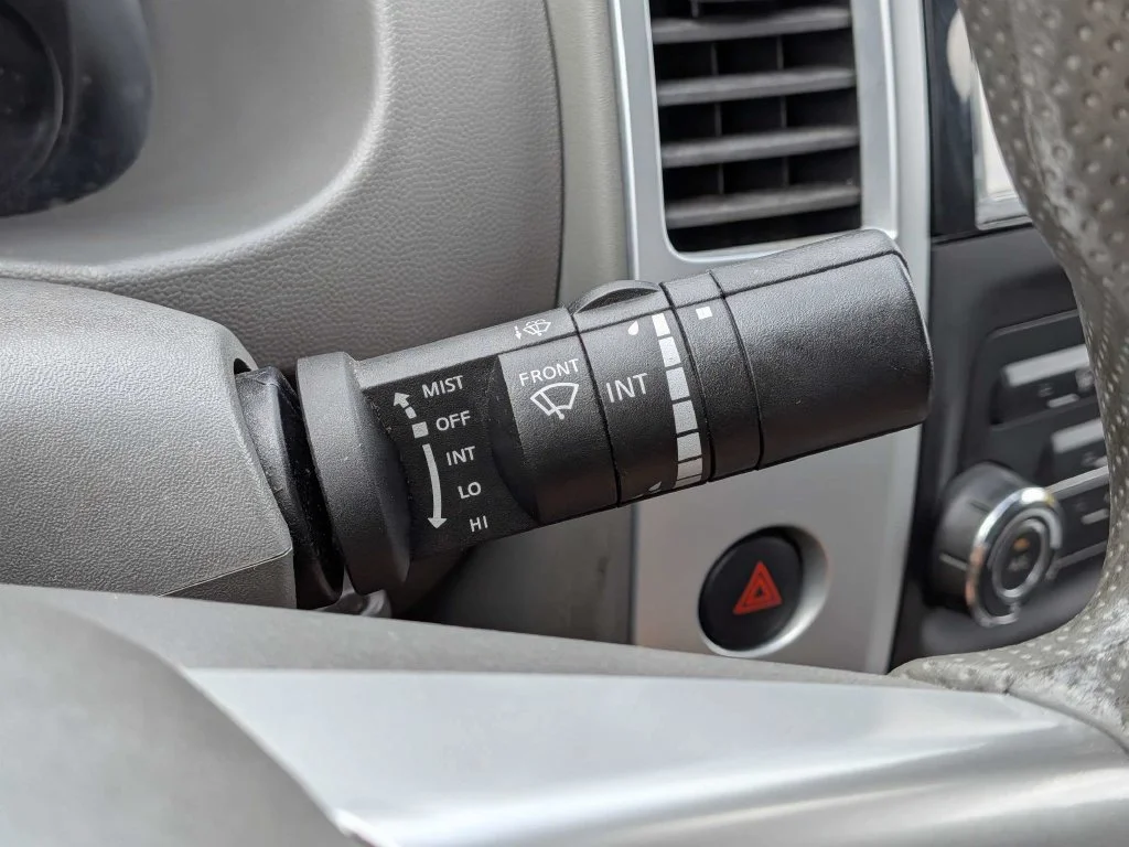 Used 2016 Silver Nissan SV image 24
