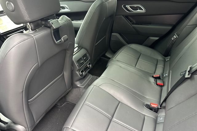 New 2026 Santorini Black Land Rover Dynamic SE image 11