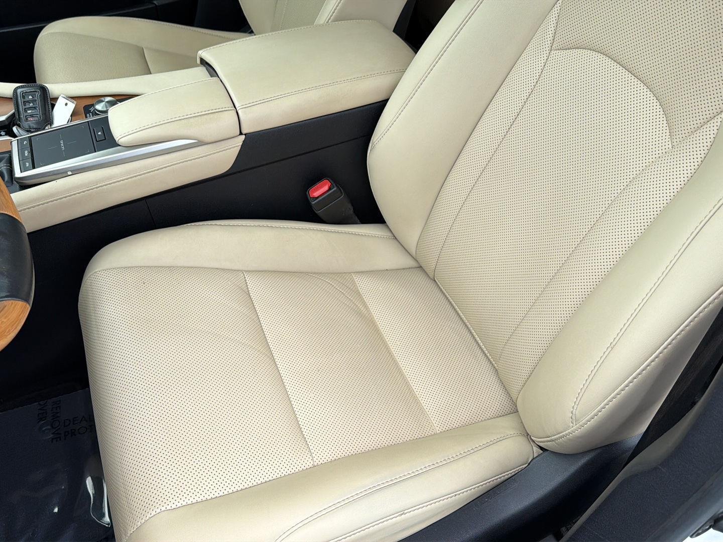 Used 2021 Eminent White Pearl Lexus RX 350 image 31