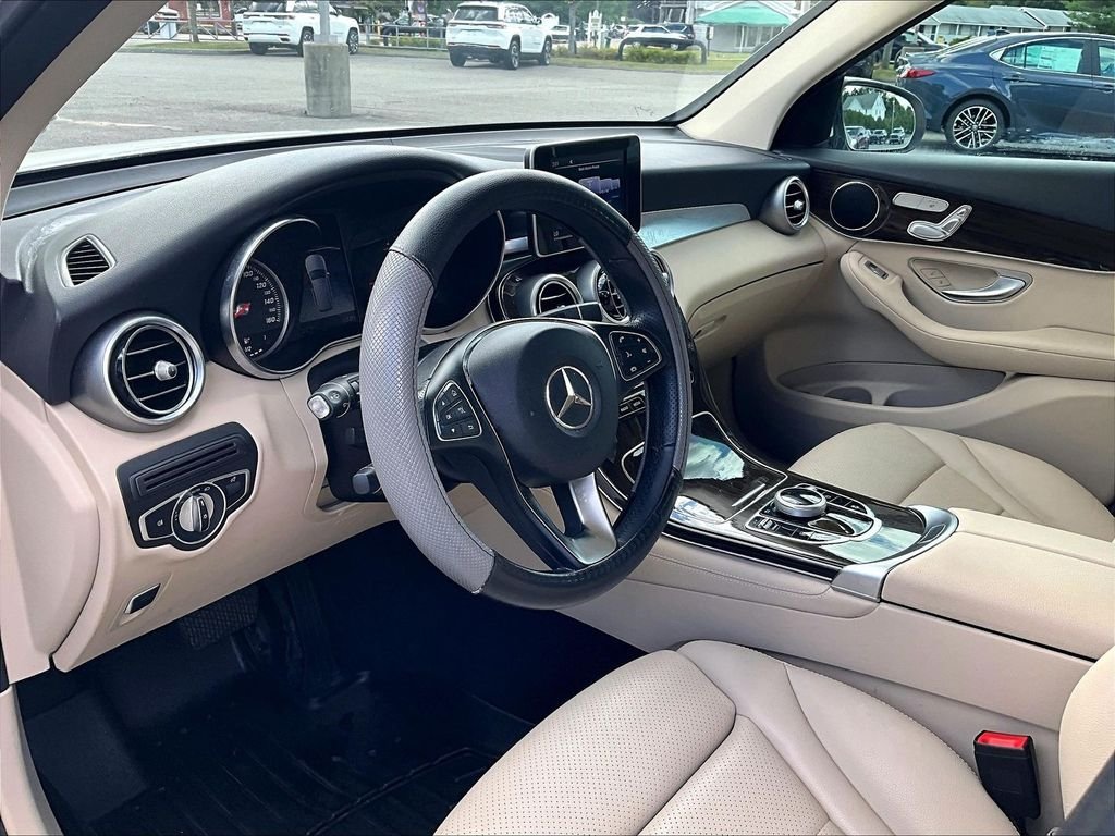 Used 2019 White Mercedes-Benz GLC 300 image 8