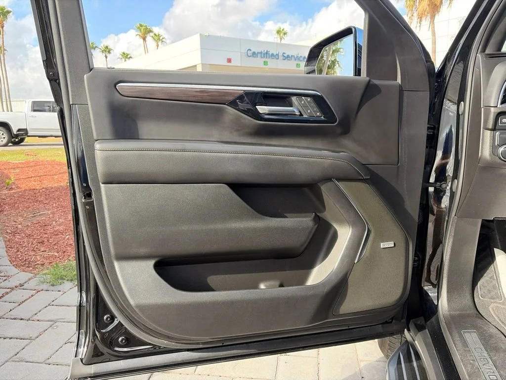 Used 2025 Black Chevrolet Premier image 15