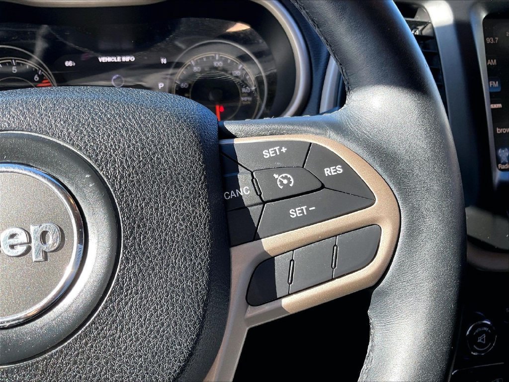 Used 2017 Gray Jeep Limited image 23