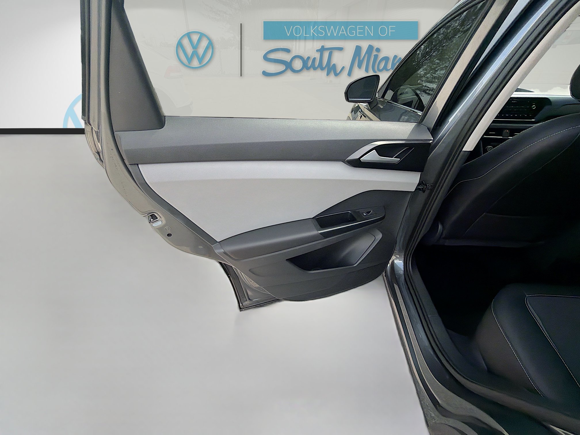 Certified Used 2023 Platinum Gray Metallic Volkswagen SE image 25