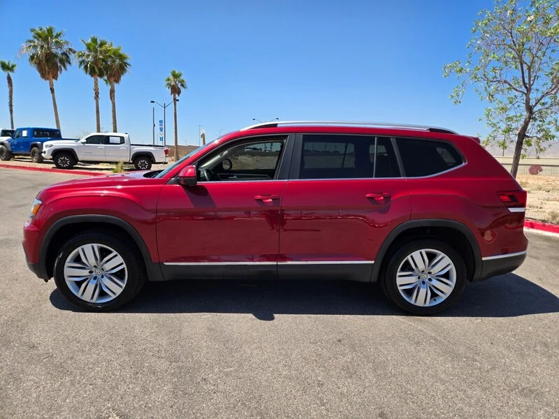 Used 2019 Red Volkswagen SEL image 4