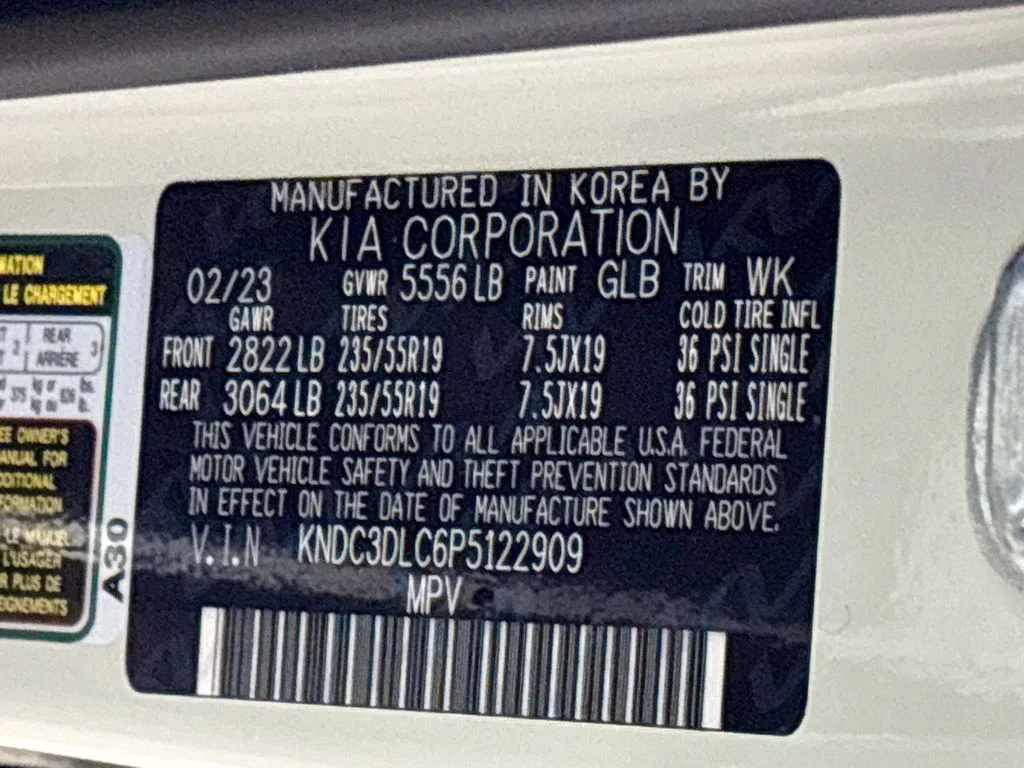 Used 2023 White Kia Wind image 25
