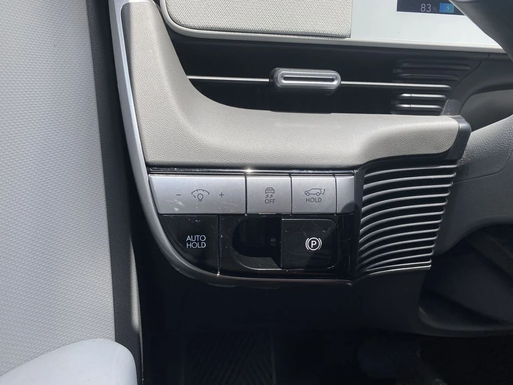 Used 2024 Abyss Black Hyundai SEL image 19