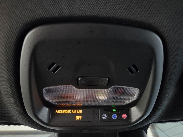 Used 2025 Summit White Chevrolet 2RS image 34