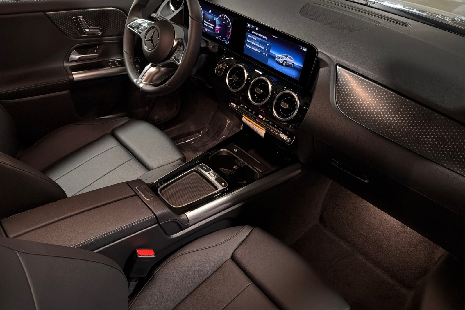 New 2026 Polar White Mercedes-Benz GLA 250 SUV image 15