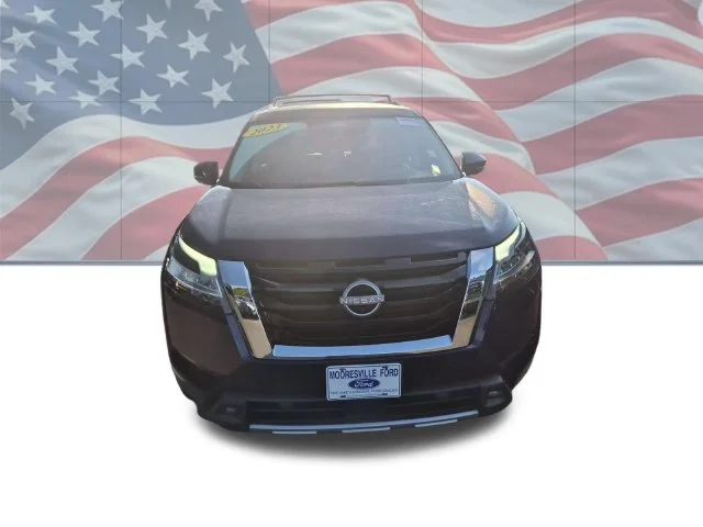 Used 2023 Blue Nissan SL image 8