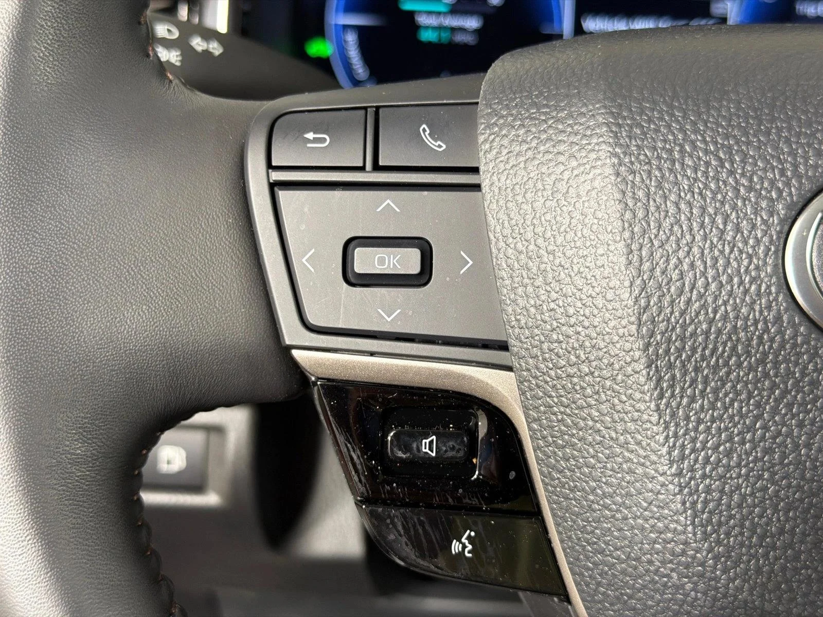 Used 2025 Gray Toyota LE image 25