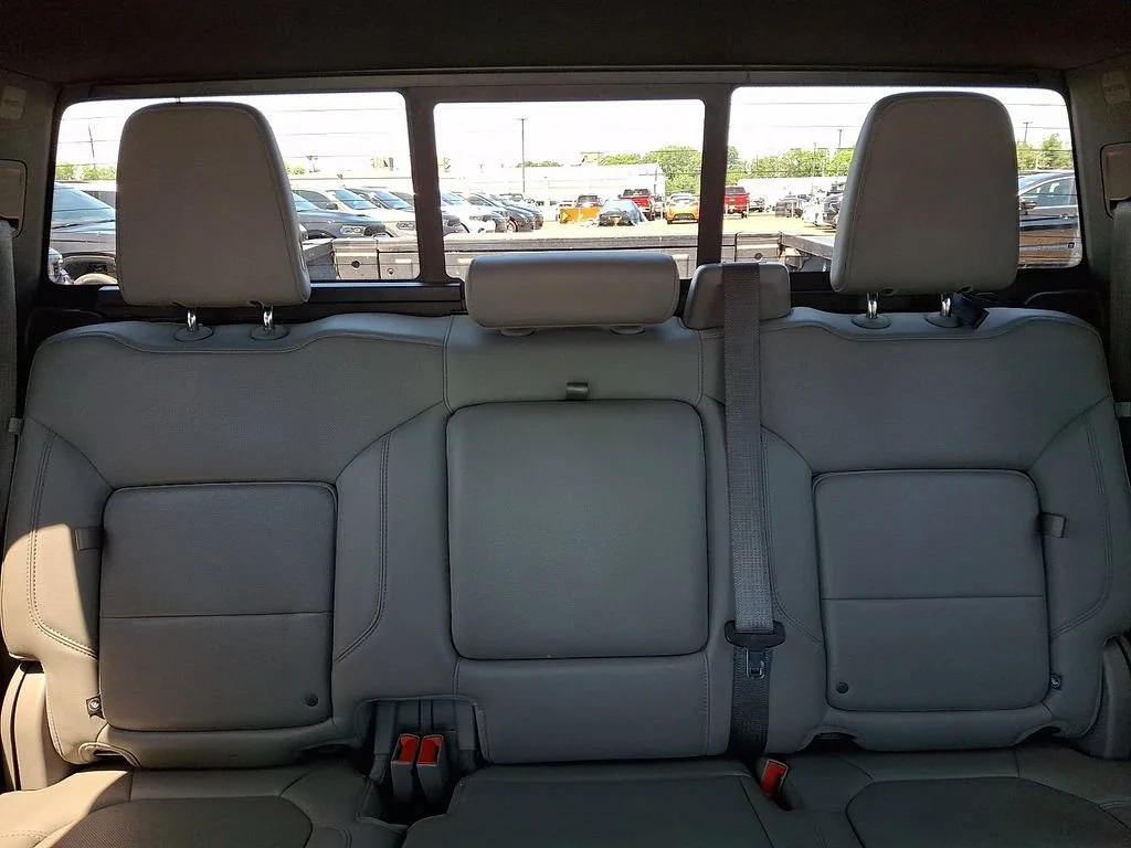 Used 2020 Carbon Black Metallic GMC SLT image 20