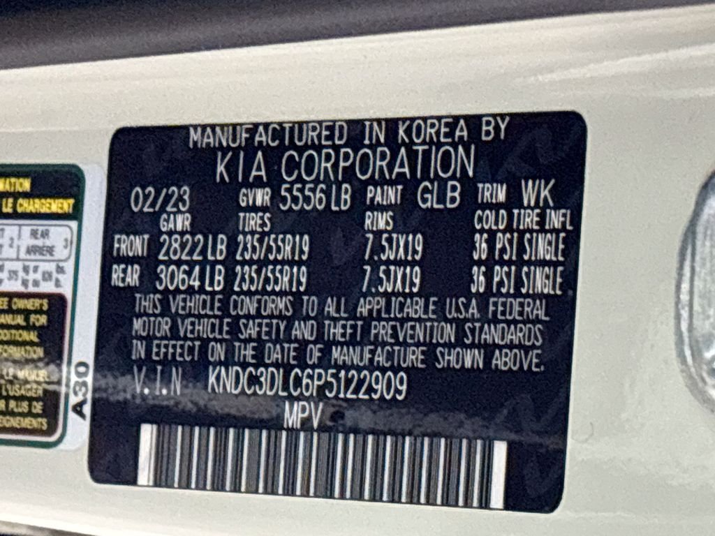 Used 2023 White Kia Wind image 25