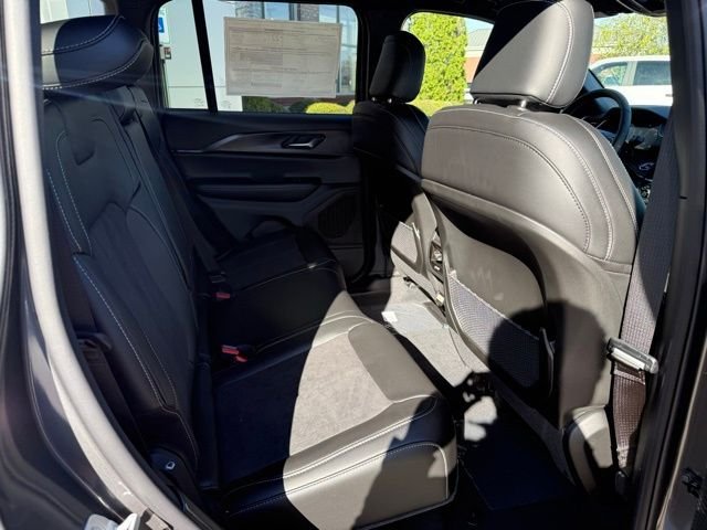New 2025 Baltic Gray Metallic Clear-Coat Exterior Paint Jeep Altitude X image 31