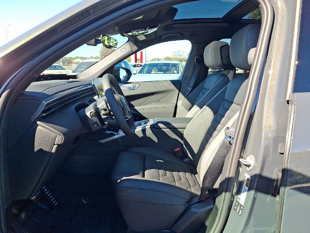 New 2027 Dravit Grey Metallic BMW  image 6