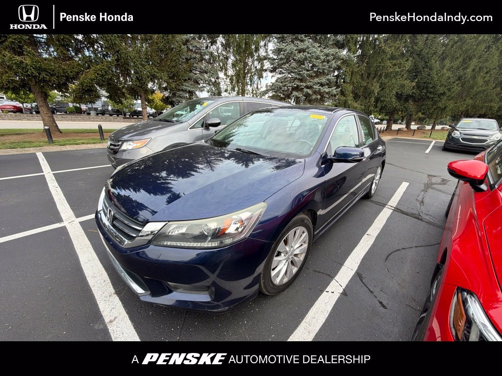 Used 2015 Obsidian Blue Pearl Honda EX-L image 1
