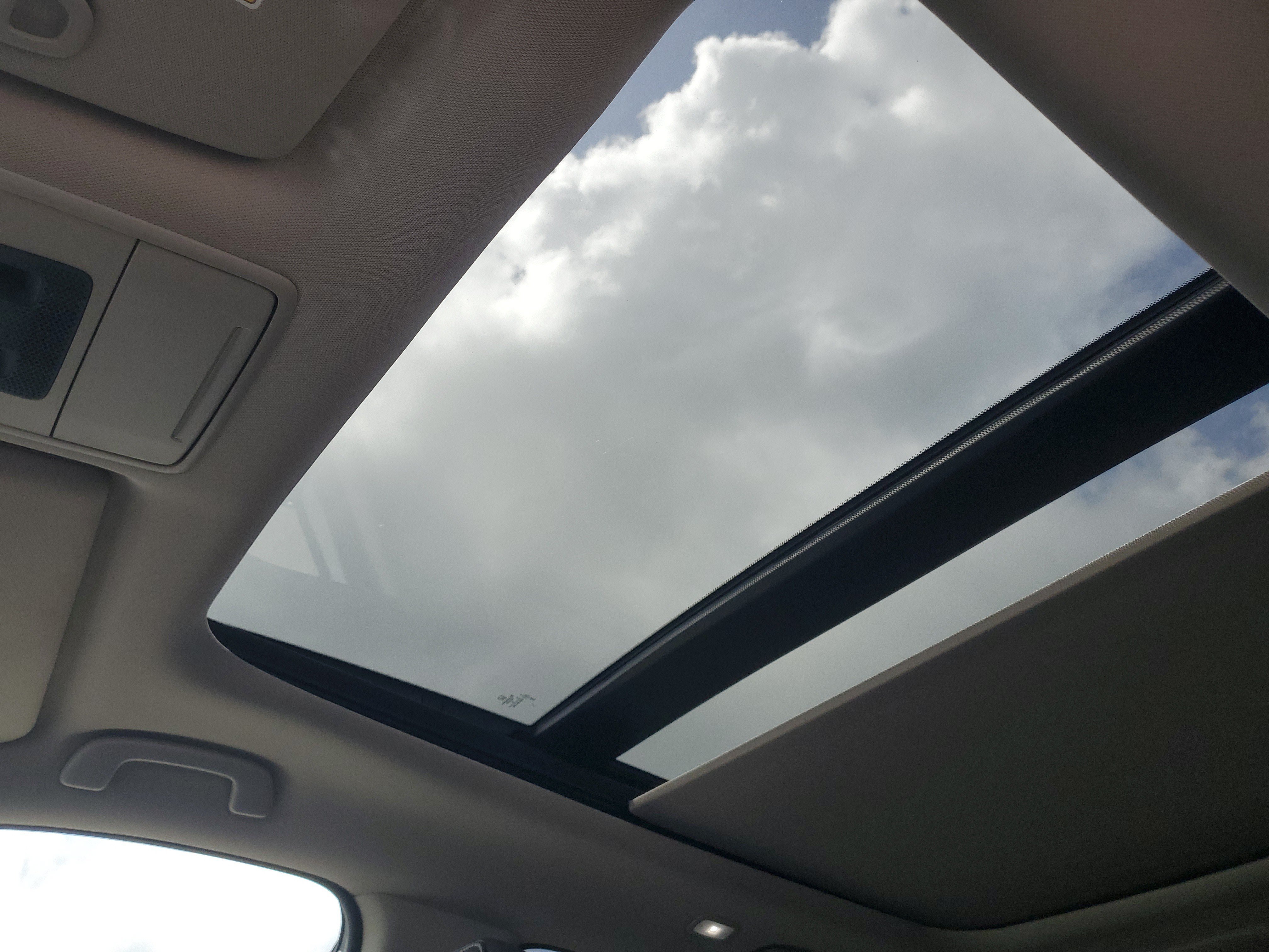 Used 2025 White Honda Touring image 19