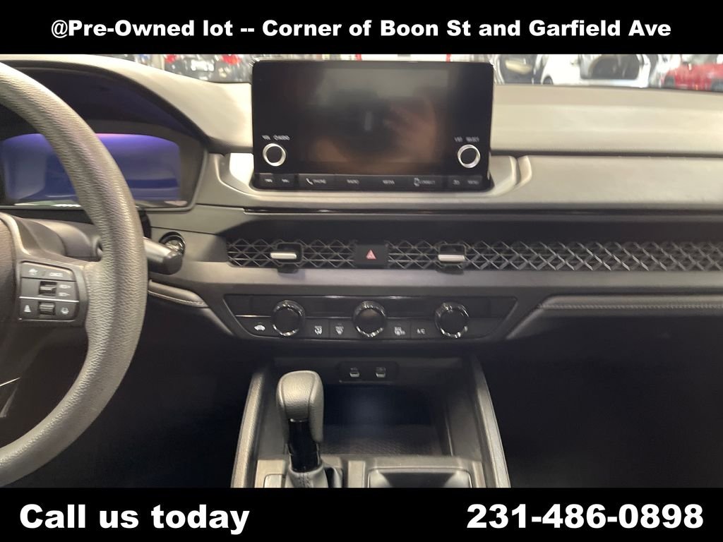 Used 2024  Honda EX image 18