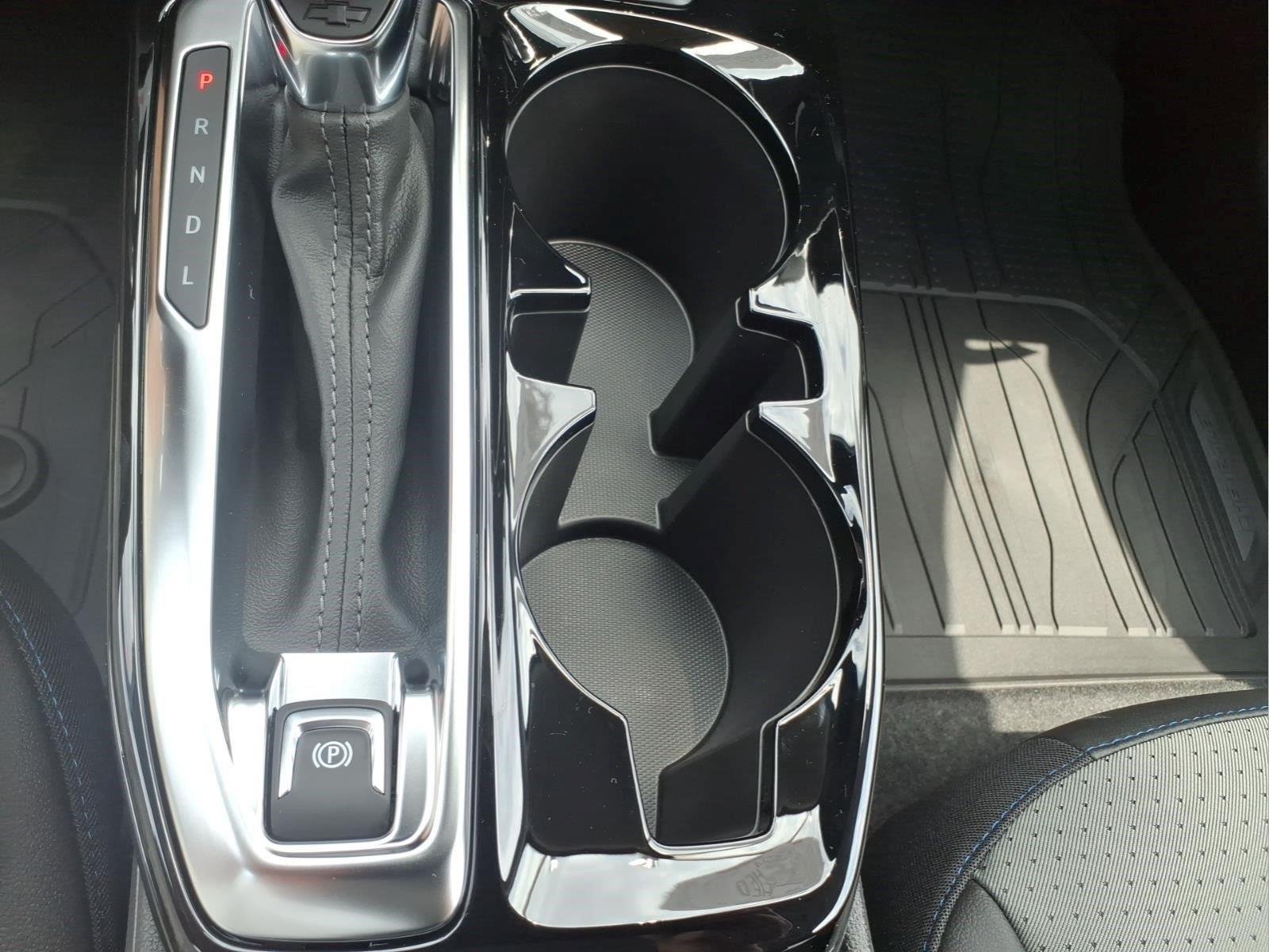 New 2026 Summit White Chevrolet LT image 24