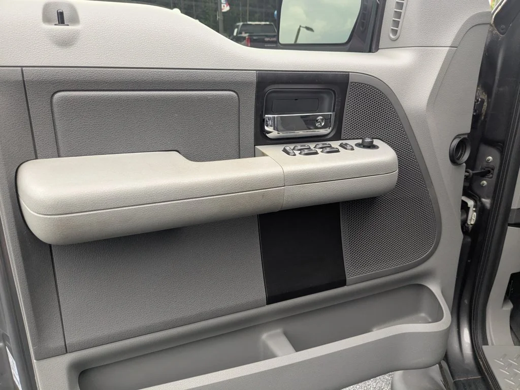 Used 2005  Ford XLT image 11