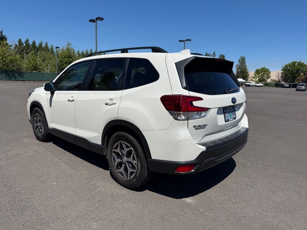 Used 2020 Crystal White Pearl Subaru Premium image 5