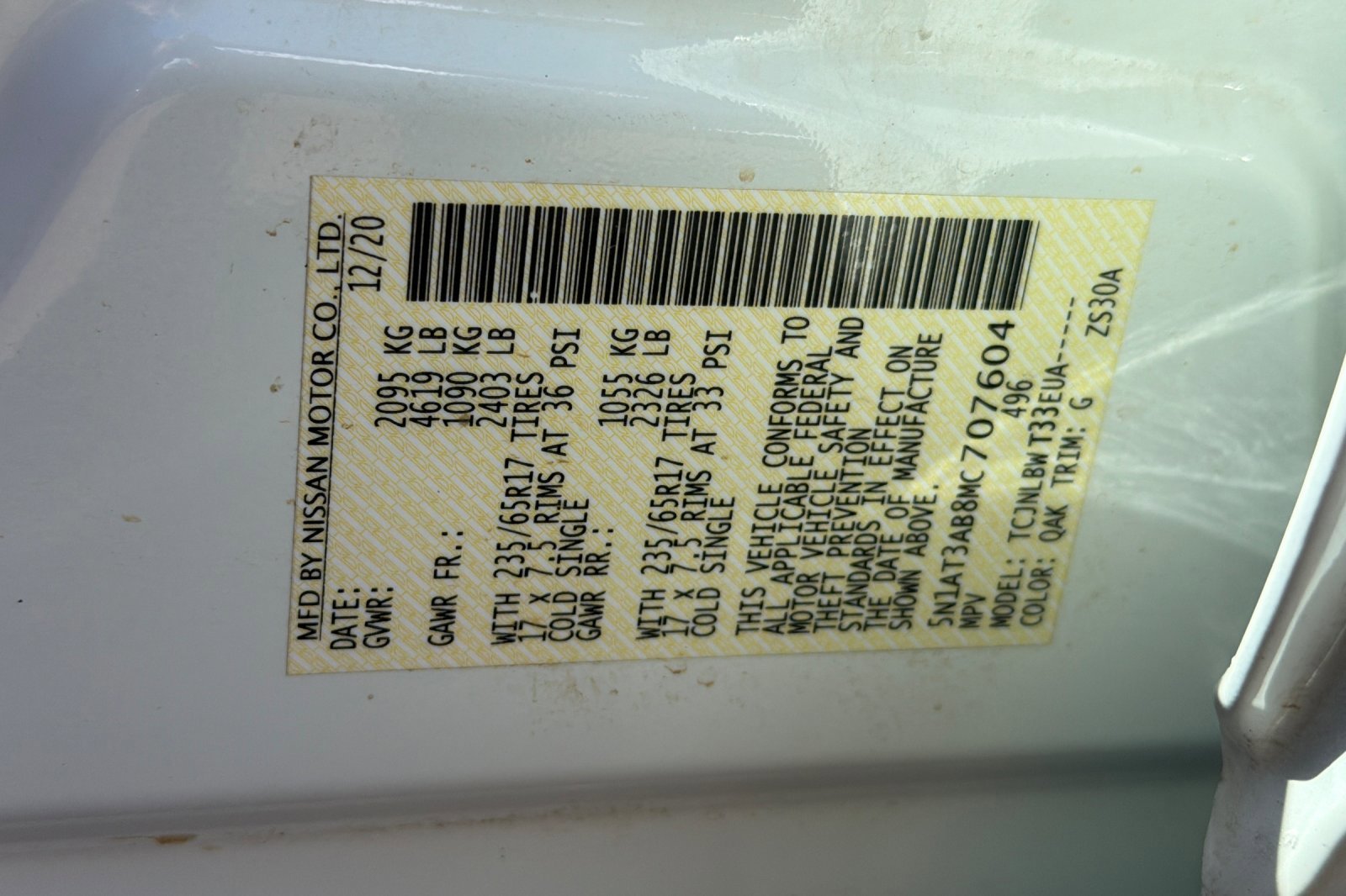 Used 2021 Glacier White Nissan S image 27
