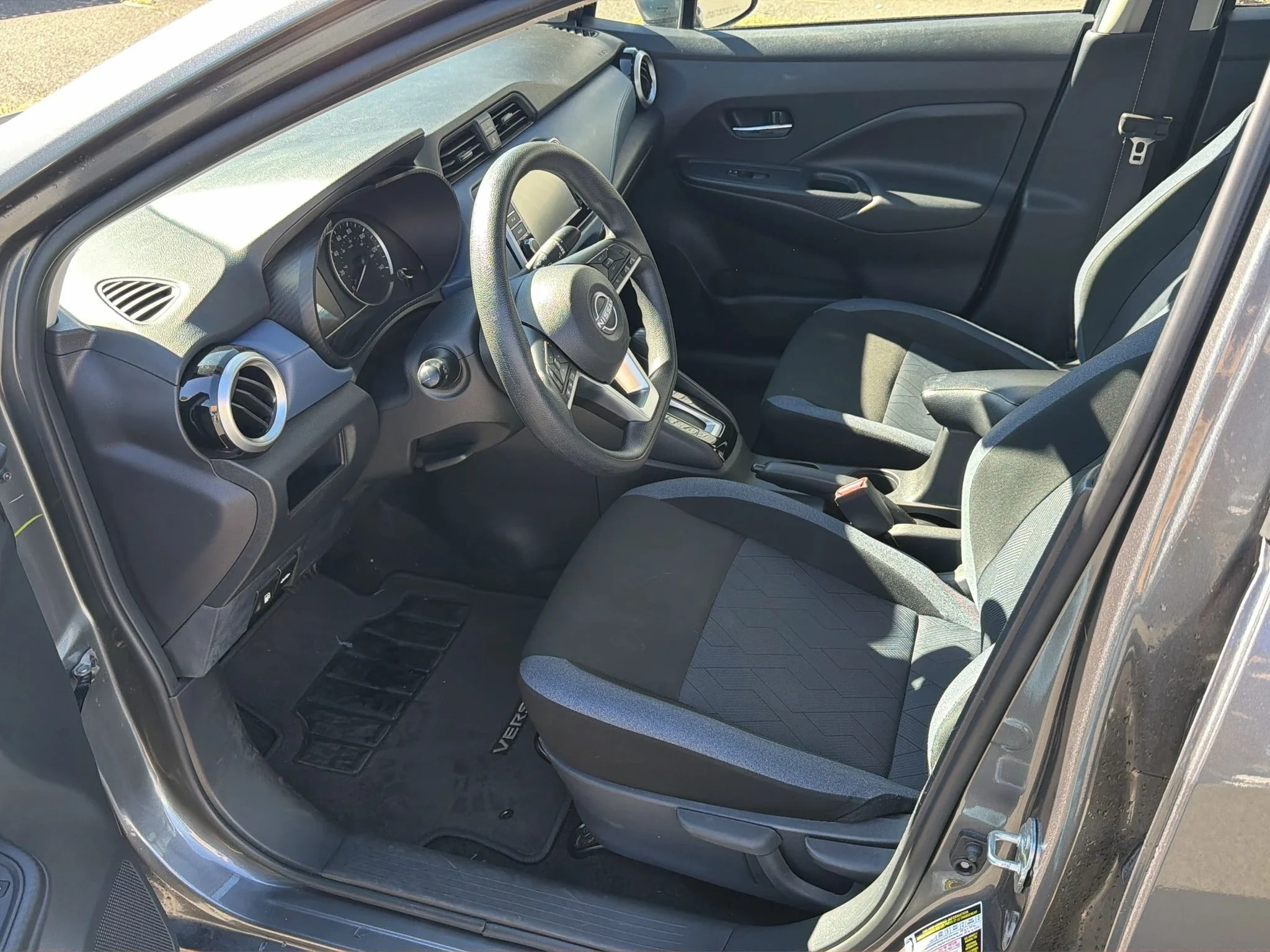 2025 Nissan Versa Sedan SV - Photo 13