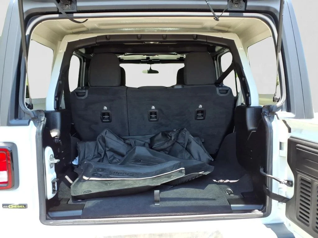 Used 2022 White Jeep Unlimited Willys image 32