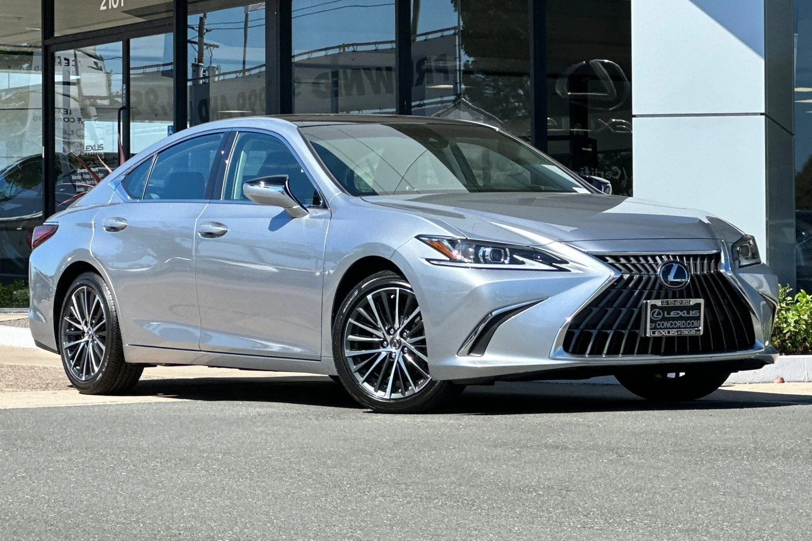 Certified Used 2024 IRIDIUM Lexus 350 image 2