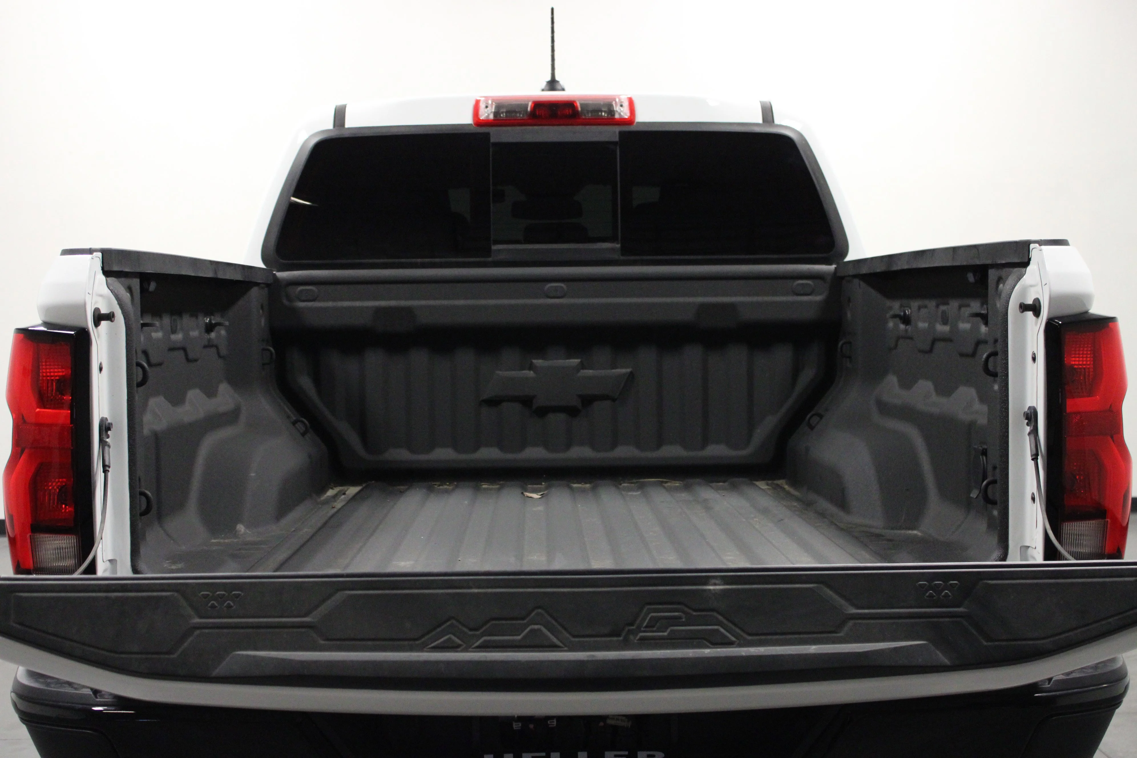 Used 2025 Summit White Chevrolet ZR2 image 14