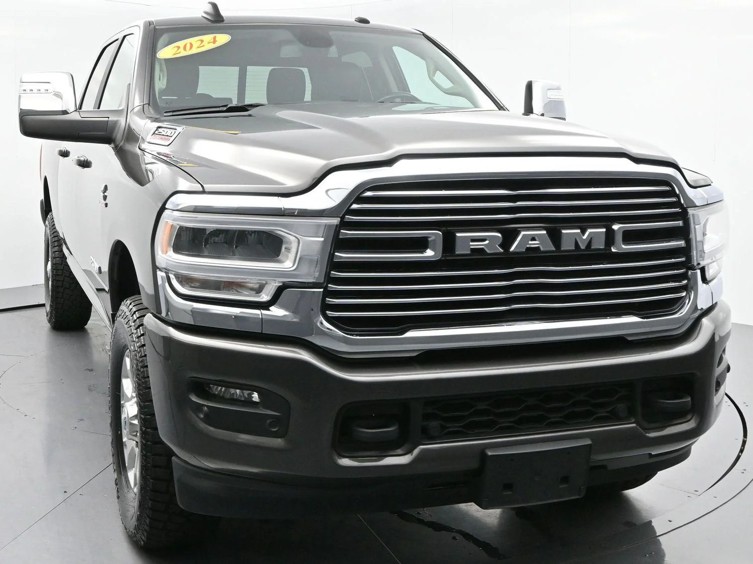 Used 2024 Granite Crystal Metallic Clearcoat Ram Laramie image 2