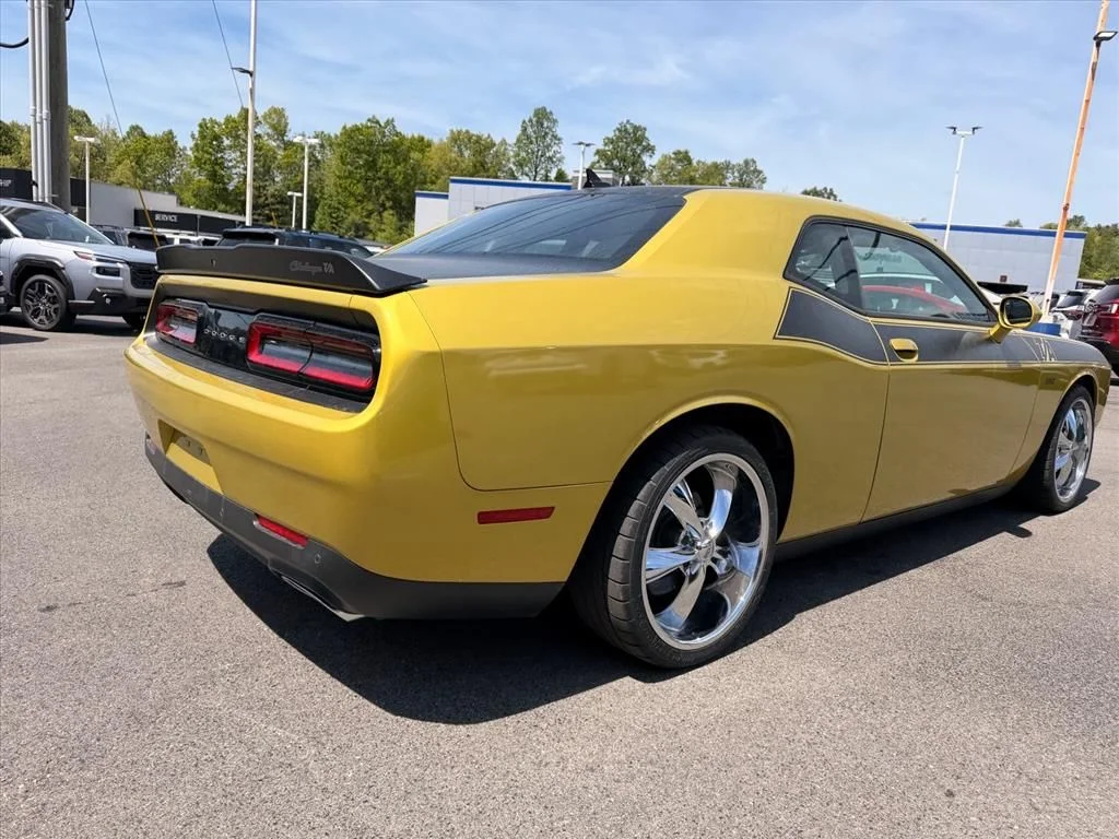 Used 2021 Gold Dodge R/T Scat Pack image 13