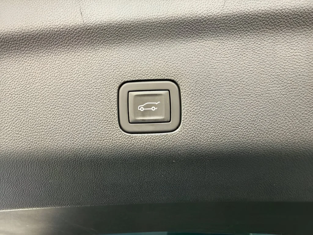 Used 2025 Black Chevrolet RST image 34