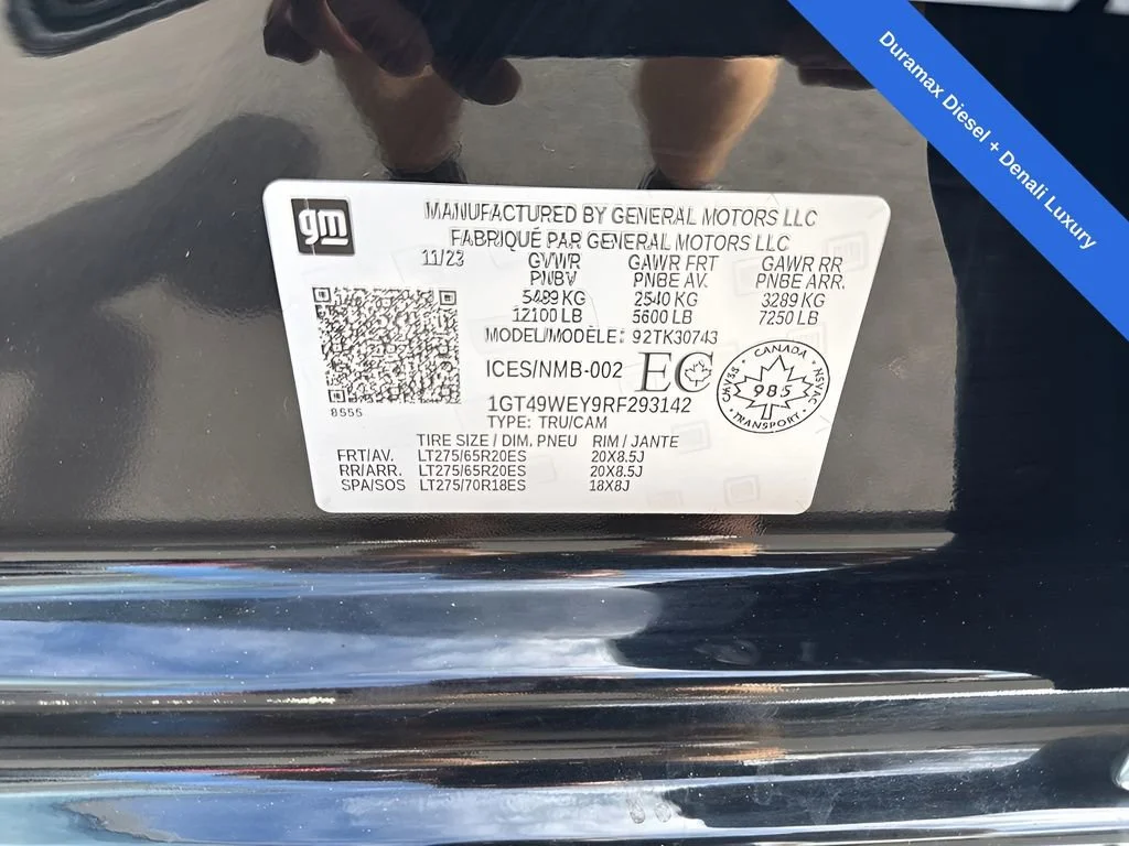 Used 2024 Onyx Black GMC Denali image 41
