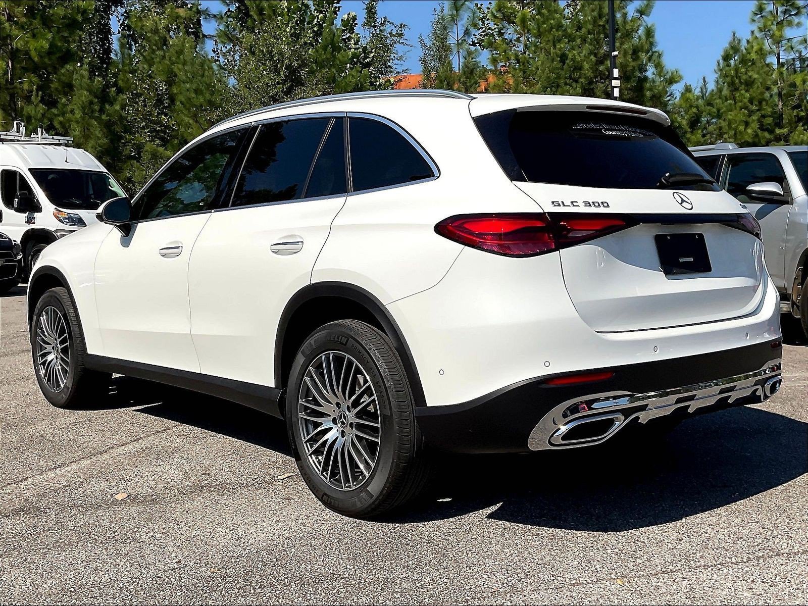 Used 2026 Polar White Mercedes-Benz GLC 300 image 3