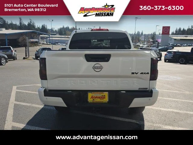 Used 2023 Glacier White Nissan SV image 4