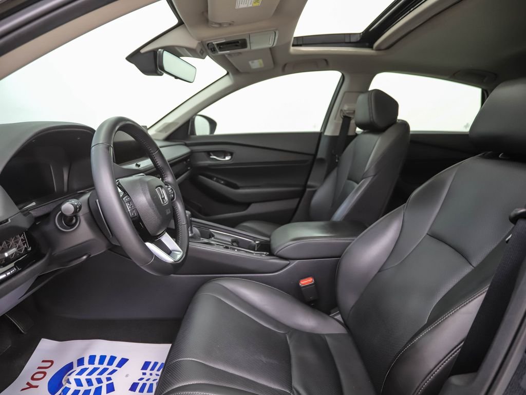 Used 2024 Crystal Black Pearl Honda Touring image 11