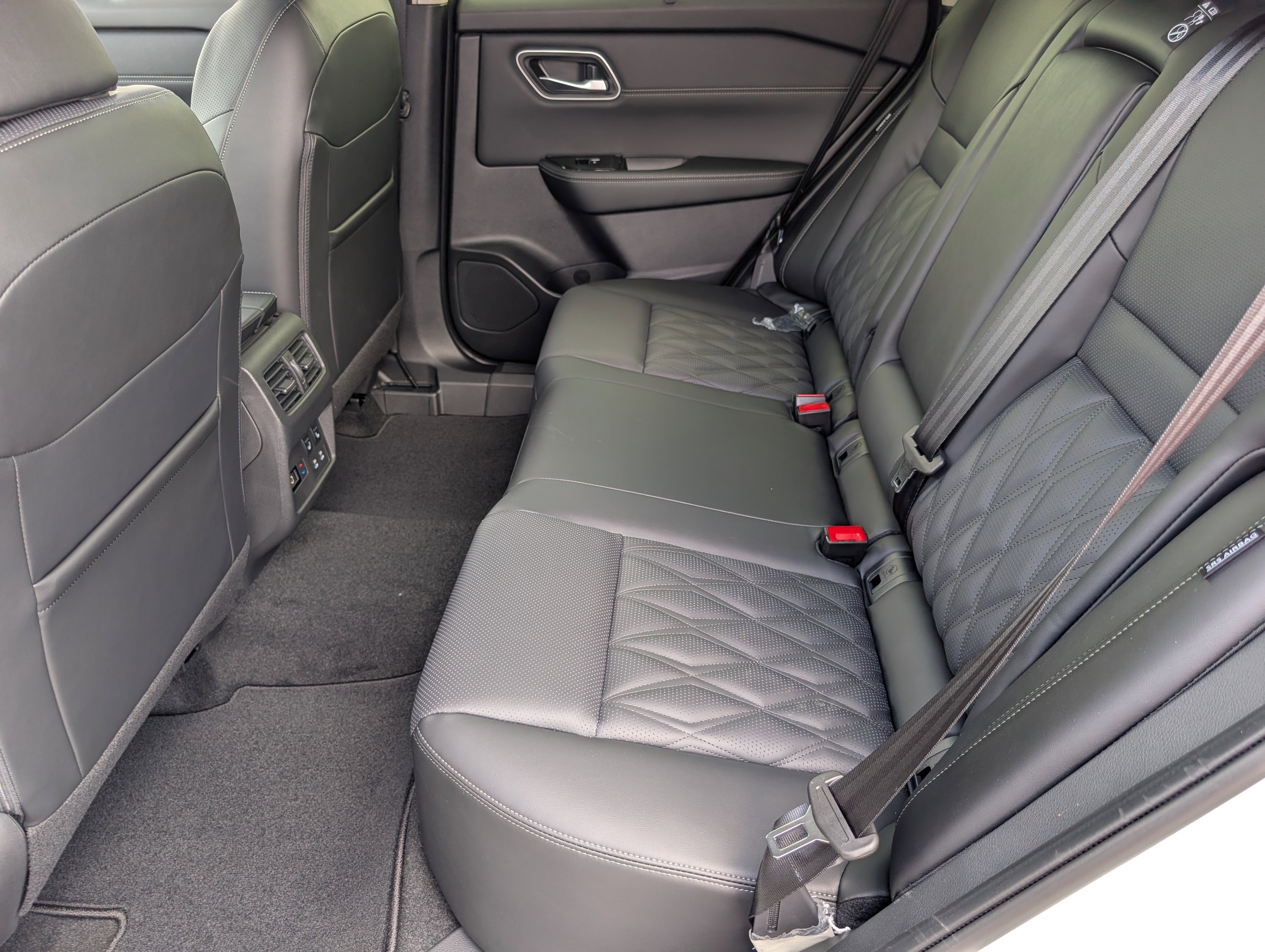New 2026 Everest White Pearl TriCoat Nissan Platinum image 29