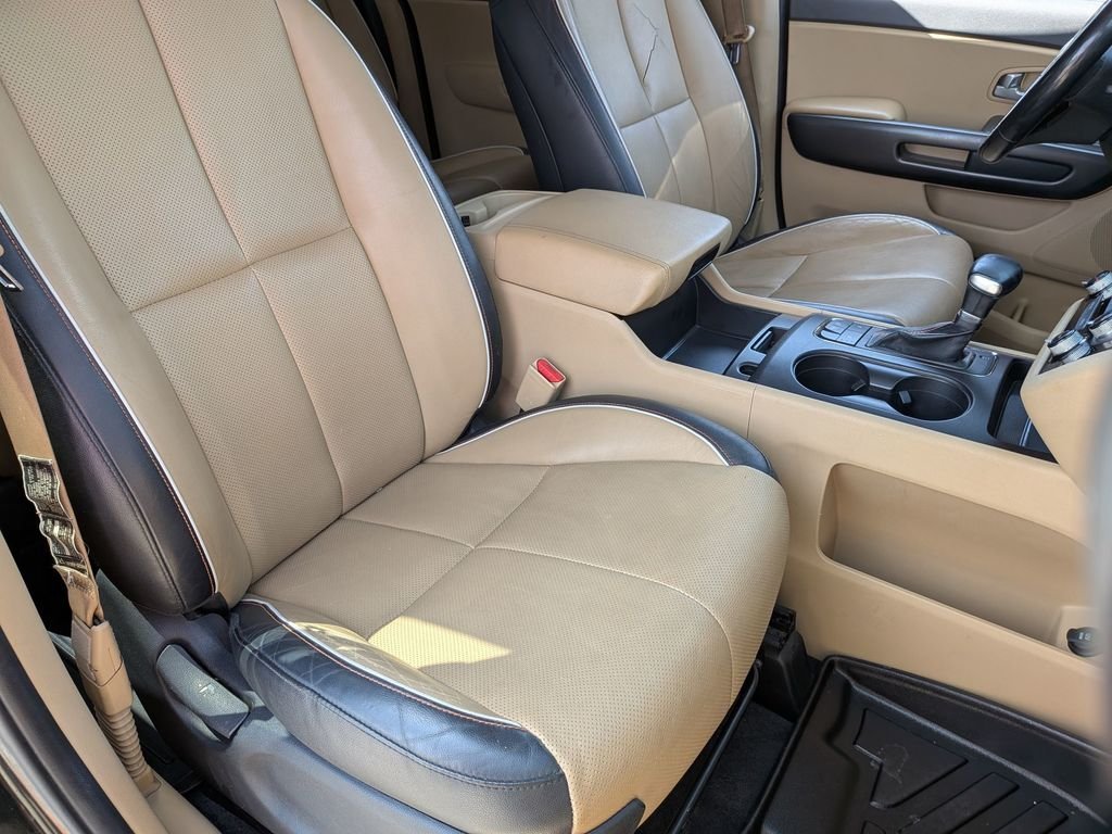 Used 2017 Black Kia LX image 33