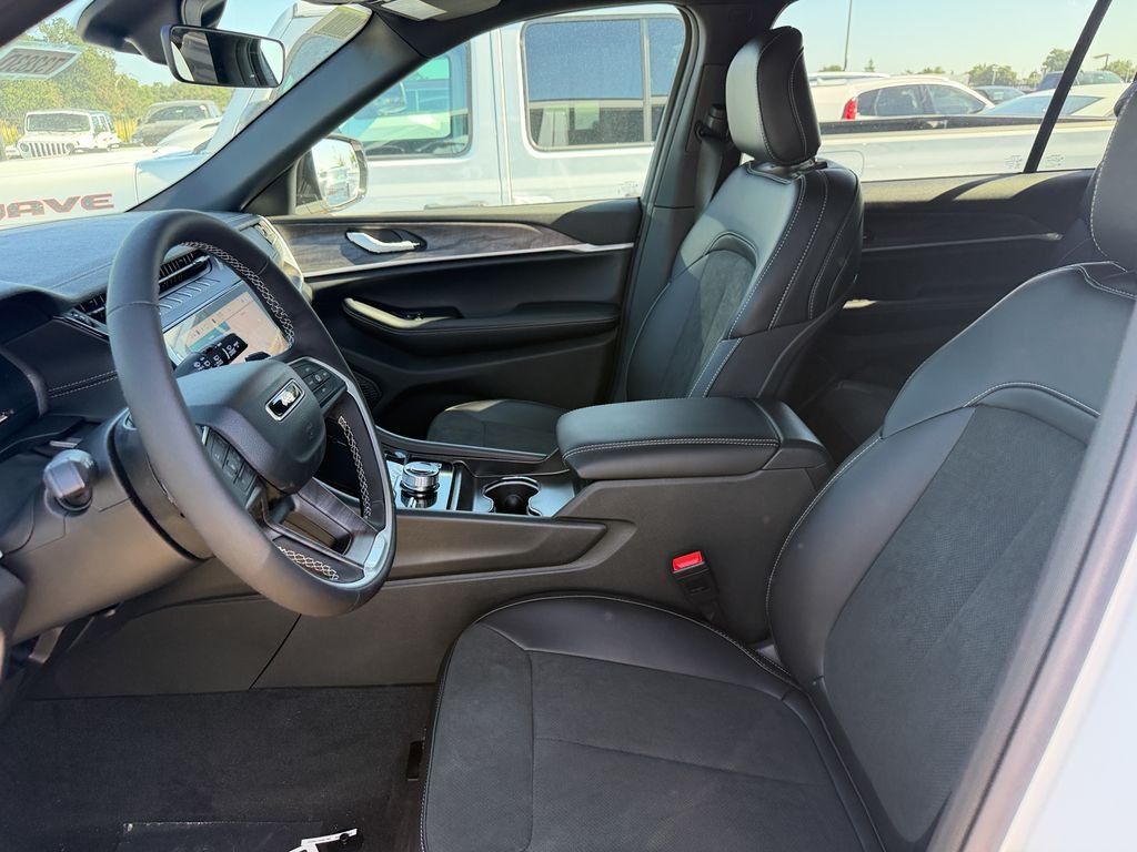 New 2026 Bright White Clearcoat Jeep Altitude image 10